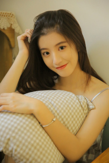 丞相女儿在书房被皇上宠幸的小说